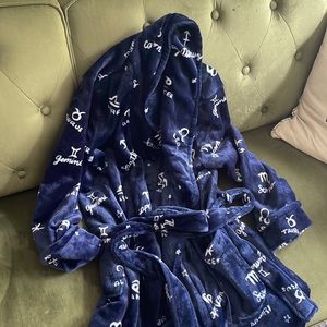 Sonoma Zodiac Sign Robe